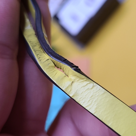 GREAT CONDITION LOUIS VUITTON LV PISTACHE YELLOW GREEN LIME LEATHER CLOCHETTE KE - Picture 7 of 10